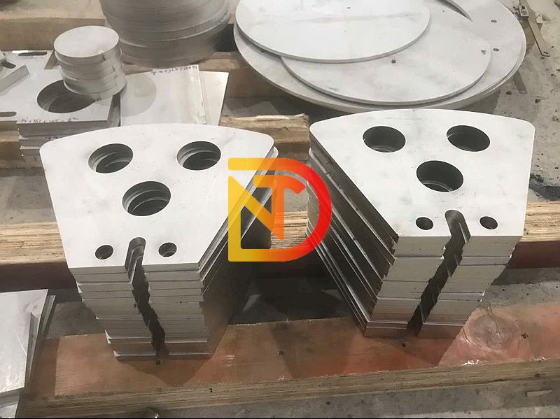 Bản mã inox 304 có nhiều ứng dụng trong đa dạng lĩnh vực.