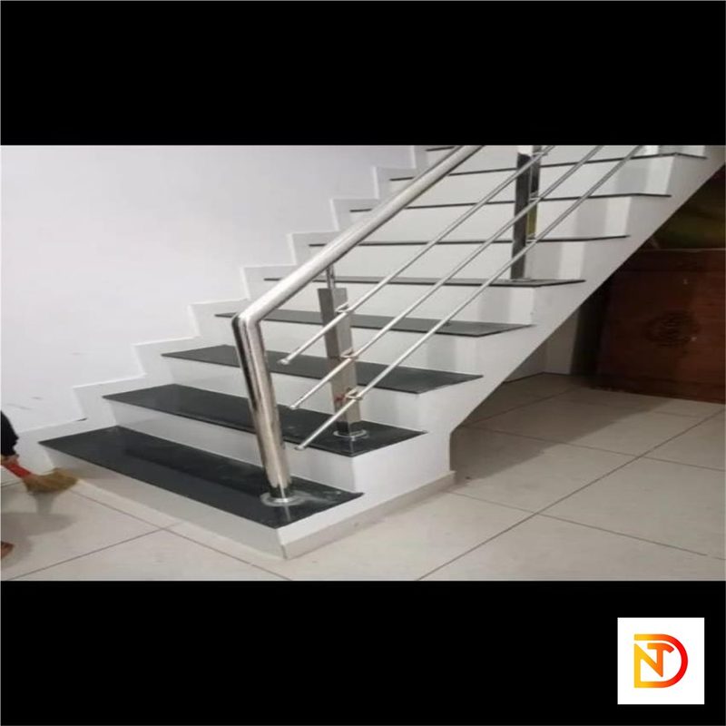CAU-THANG-INOX-304-THANH-NGANG