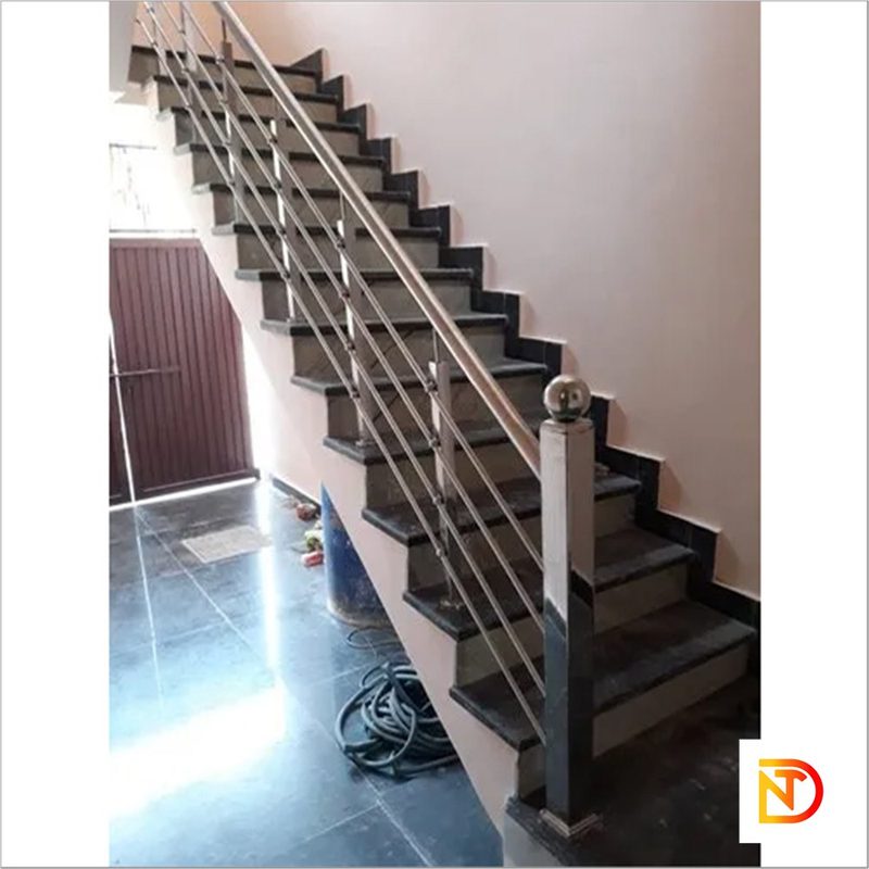 CAU-THANG-INOX-304-TRU-DUNG